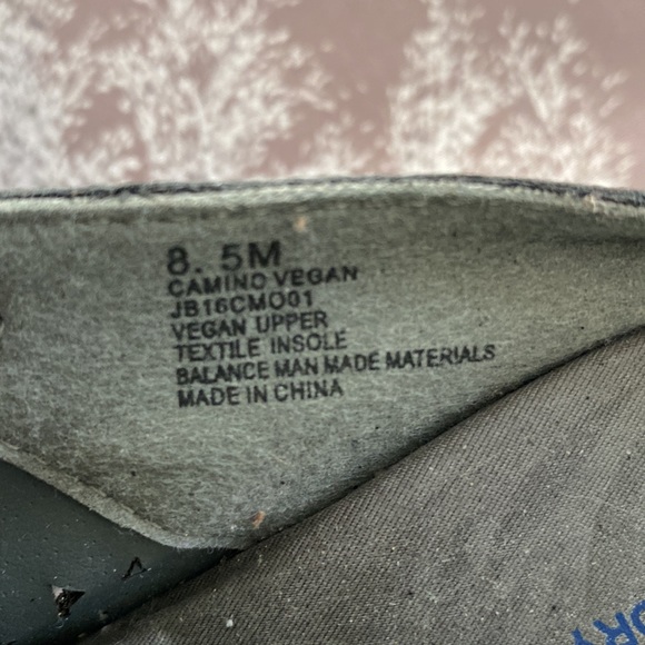 Shoes - Picture 5 of 11